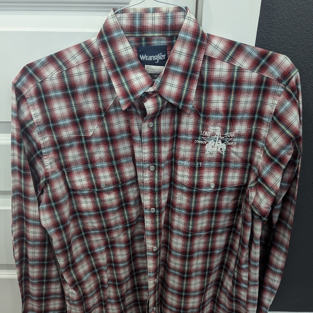 Long Sleeve Wrangler Pearl Snap. Large